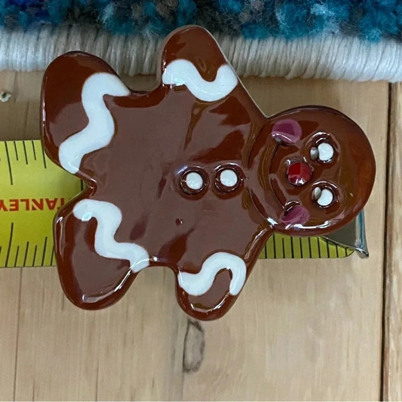Gingerbread Brooch Christmas Holiday Baking Pin - Picture 6 of 6